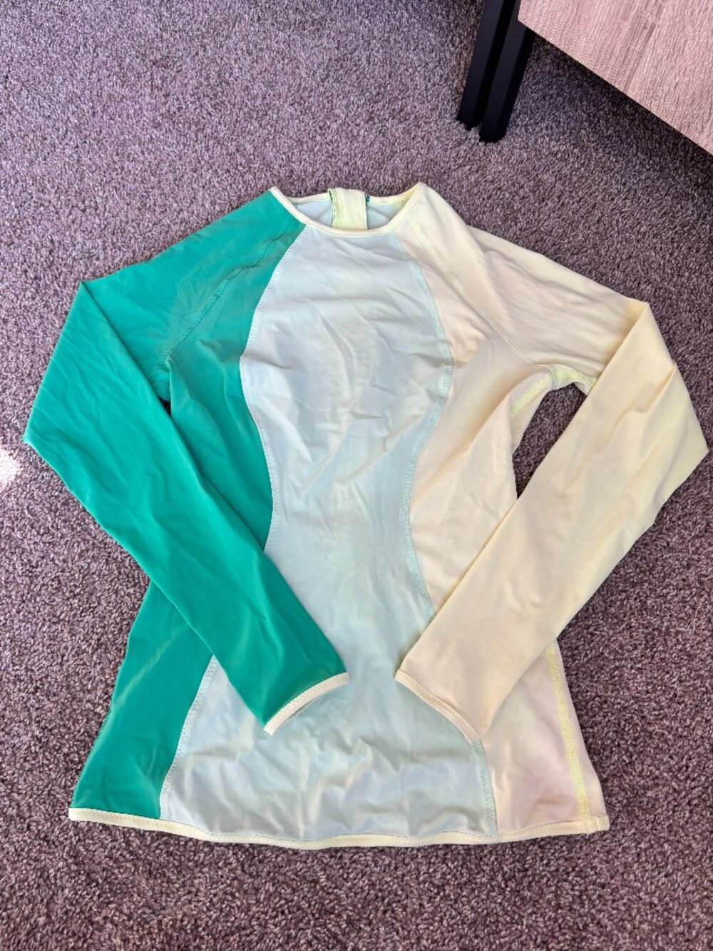 LULULEMON Board Balance Rash Guard Swim Sun Shirt Rare 8 Green Yellow Zip Back